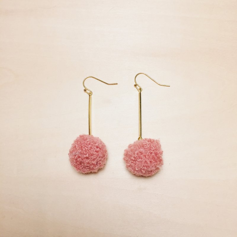 復古粉紅毛球長耳環 - 耳環/耳夾 - 其他人造纖維 粉紅色