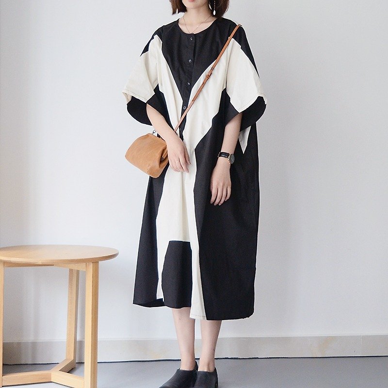 Linen black and white irregular stitching in the long skirt | long skirt | big robe | independent brand | Sora - ชุดเดรส - ผ้าฝ้าย/ผ้าลินิน 