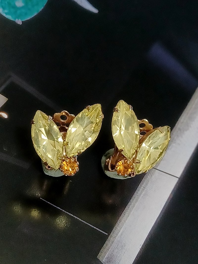 vintage jewelry  典雅淡黃馬眼萊茵 夾式耳環 - 耳環/耳夾/耳骨夾 - 其他金屬 