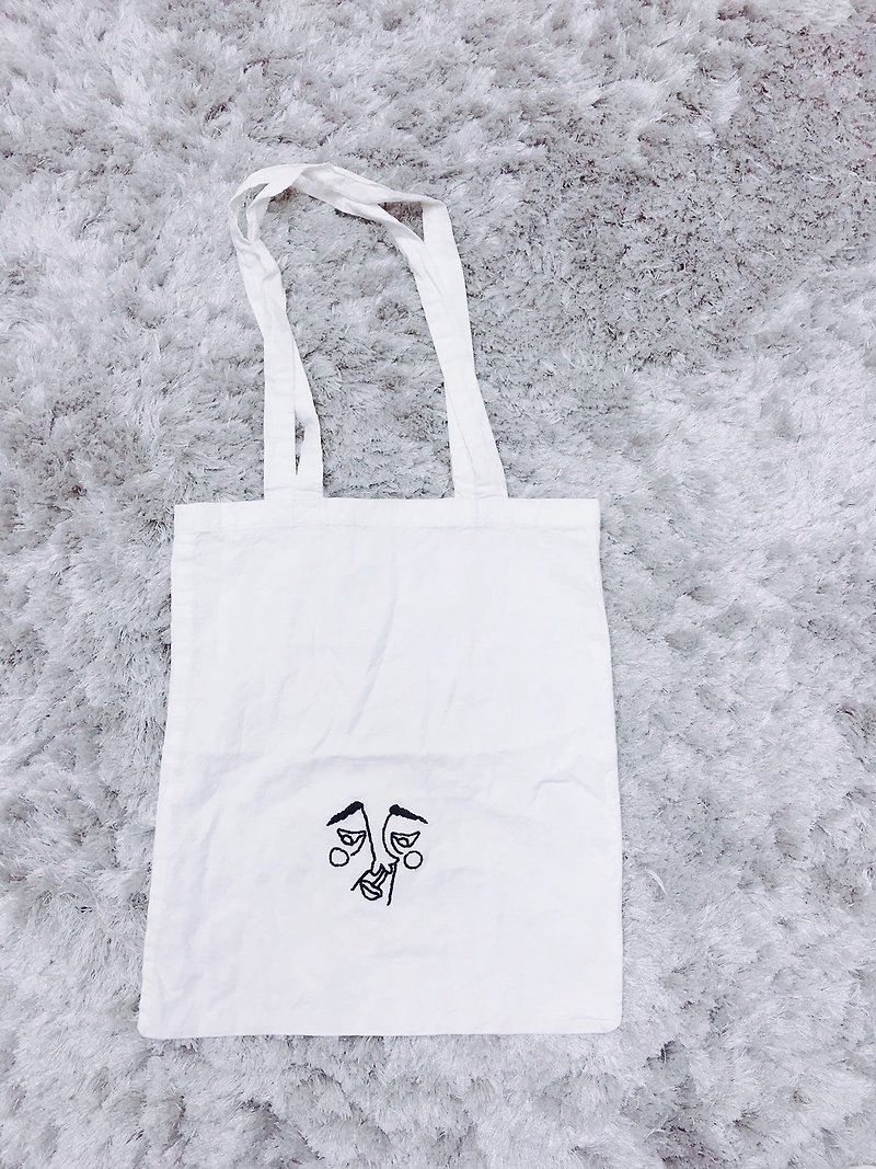 i'm shy tote bag ／Hand embroidered - Messenger Bags & Sling Bags - Cotton & Hemp White