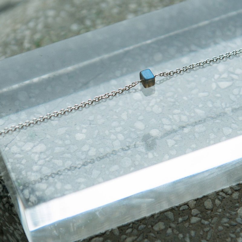 Simple elongated stone square bracelet - Bracelets - Gemstone Blue