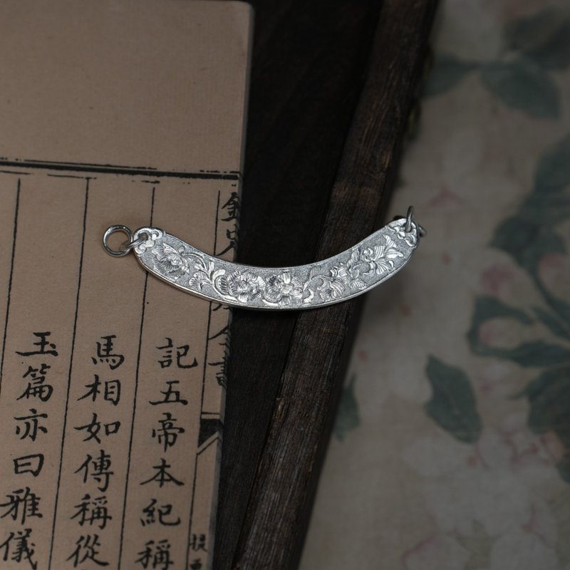 手工陰刻滿雕花卉純銀吊墜  雙頭如意 - 吊飾/掛飾 - 純銀 銀色