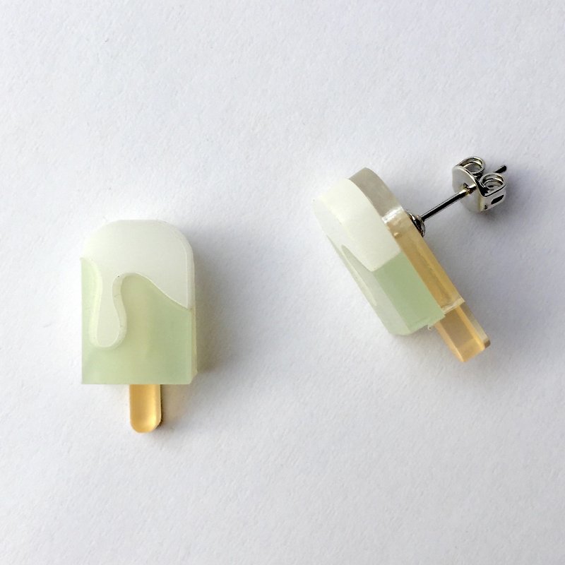 牛奶×薄荷 融化冰淇淋耳環（耳針 / 耳夾）