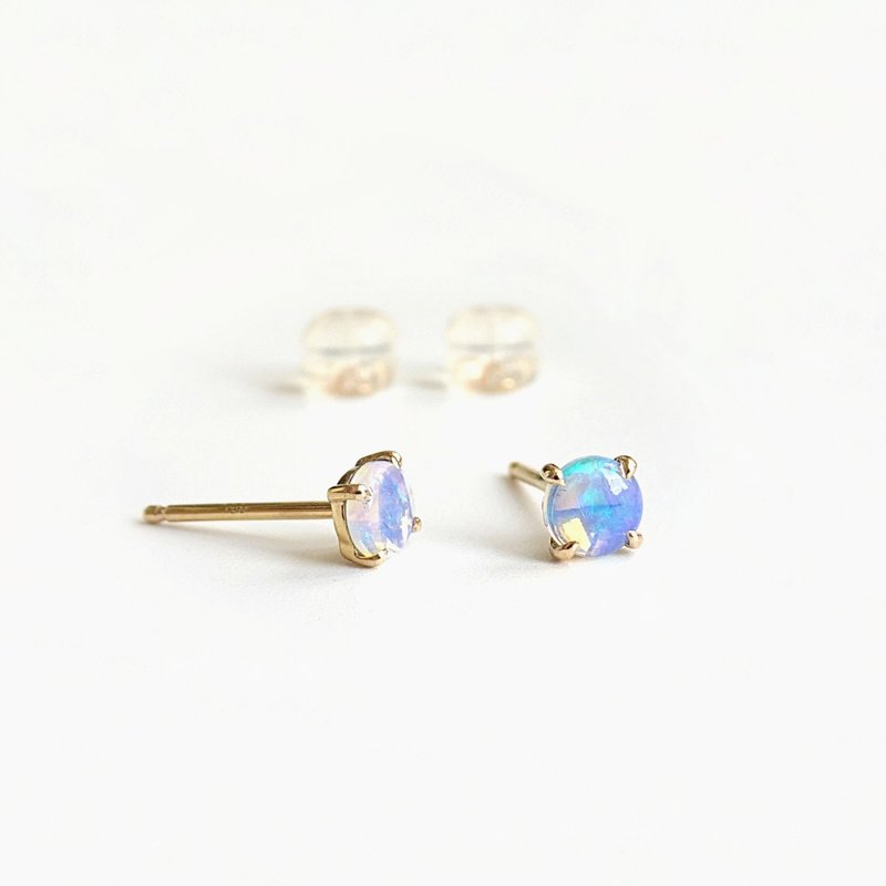 Australian Dark Opal Cabochon Prong Set 18K Solid Gold Stud Earrings - ต่างหู - เครื่องเพชรพลอย สีน้ำเงิน