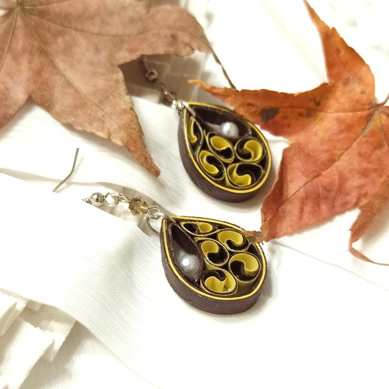 紙工藝 衍紙 捲紙 手作飾品—珍藏 / 咖啡黃 - 耳環/耳夾/耳骨夾 - 紙 黃色