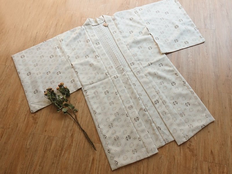 Vintage 和服  / 羽織 no.48 tk - 外套/大衣 - 絲．絹 白色