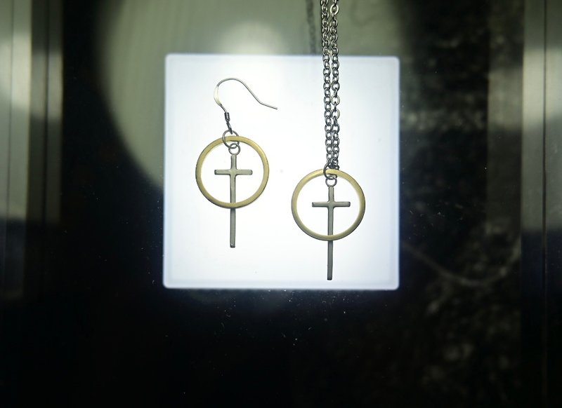 信仰光芒 特殊訂製 項鍊+耳環 - 項鍊 - 其他金屬 銀色