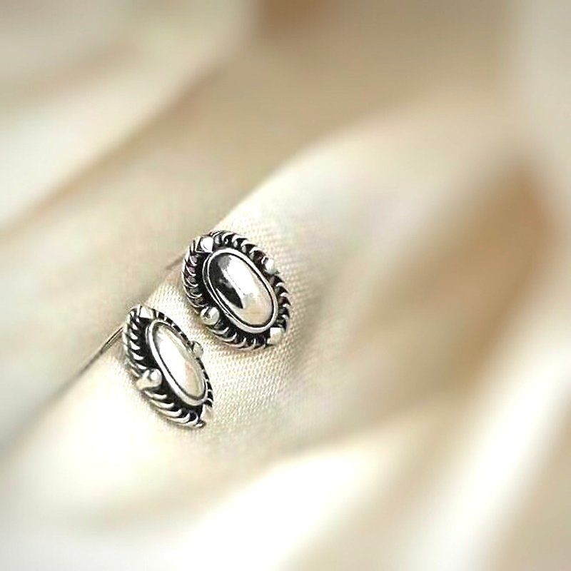 925純銀 復古個性 造型 純銀耳釘/耳環 - 耳環/耳夾 - 純銀 銀色