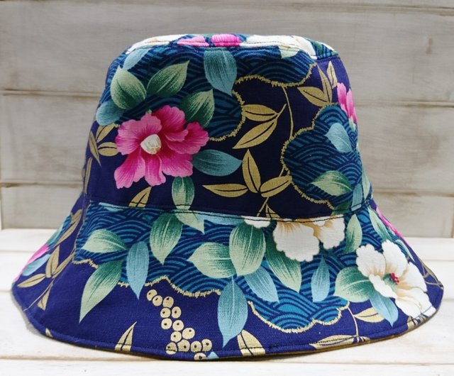 深藍和風牡丹花 渲染色櫻花雙面漁夫帽遮陽帽 加防風繩 設計館艾莉絲handmade 帽子 Pinkoi 深藍和風牡丹花 渲染色櫻花雙面漁夫帽遮陽帽 加防風繩 設計館艾莉絲handmade 帽子 Pinkoi