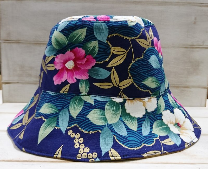 Dark blue and wind peony flower & rendering cherry double-sided fisherman hat sun hat (plus wind rope) - Hats & Caps - Cotton & Hemp Multicolor