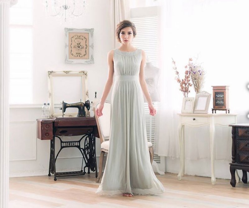 Tokyo Clothes Princess Tina Classic Round Neck Elegant Pleated High Waist Long Gown with Gemstone Belt