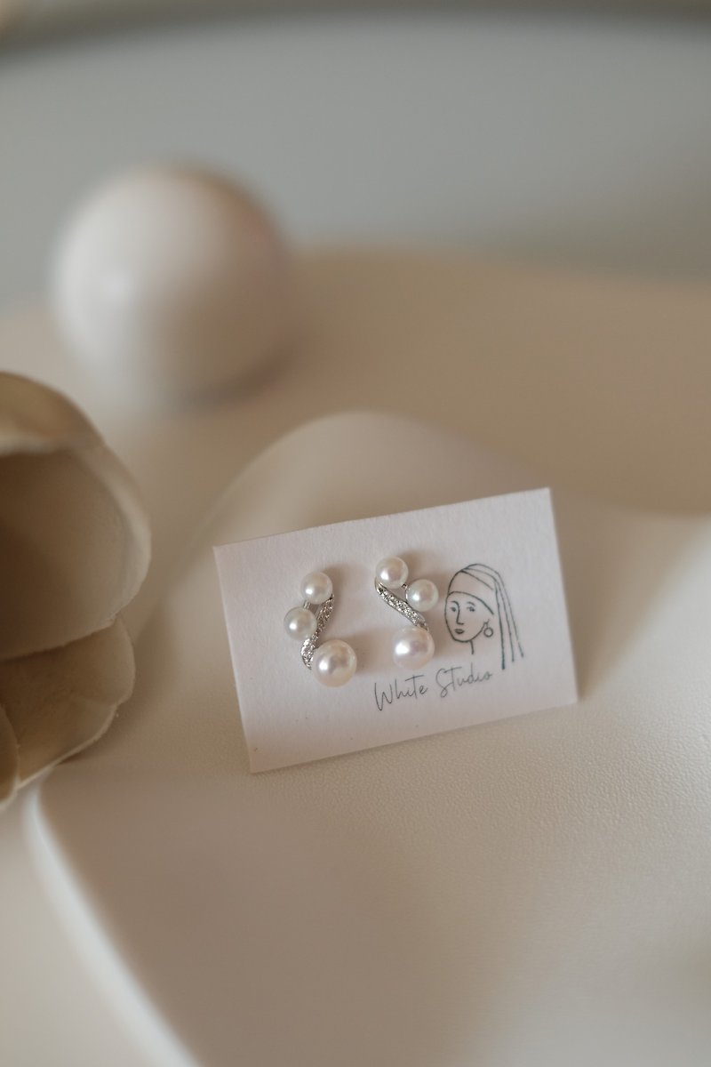 Hourglass - Freshwater Pearl and CZ stone sterling silver Ear Studs