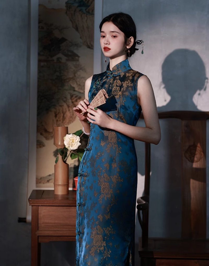 Lengxiang New Chinese Retro Jacquard Improved Cheongsam - ชุดเดรส - วัสดุอื่นๆ สีน้ำเงิน