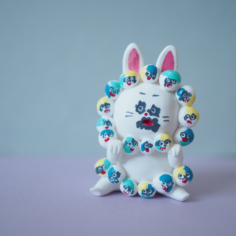 Overpossessed Bunny - 公仔/玩偶 - 黏土 白色