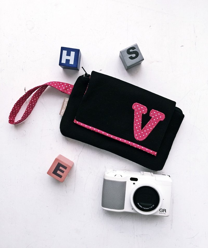 Letter zipper mobile phone bag-black + pink (mobile phone / mobile power / camera) - เคส/ซองมือถือ - ผ้าฝ้าย/ผ้าลินิน สีดำ