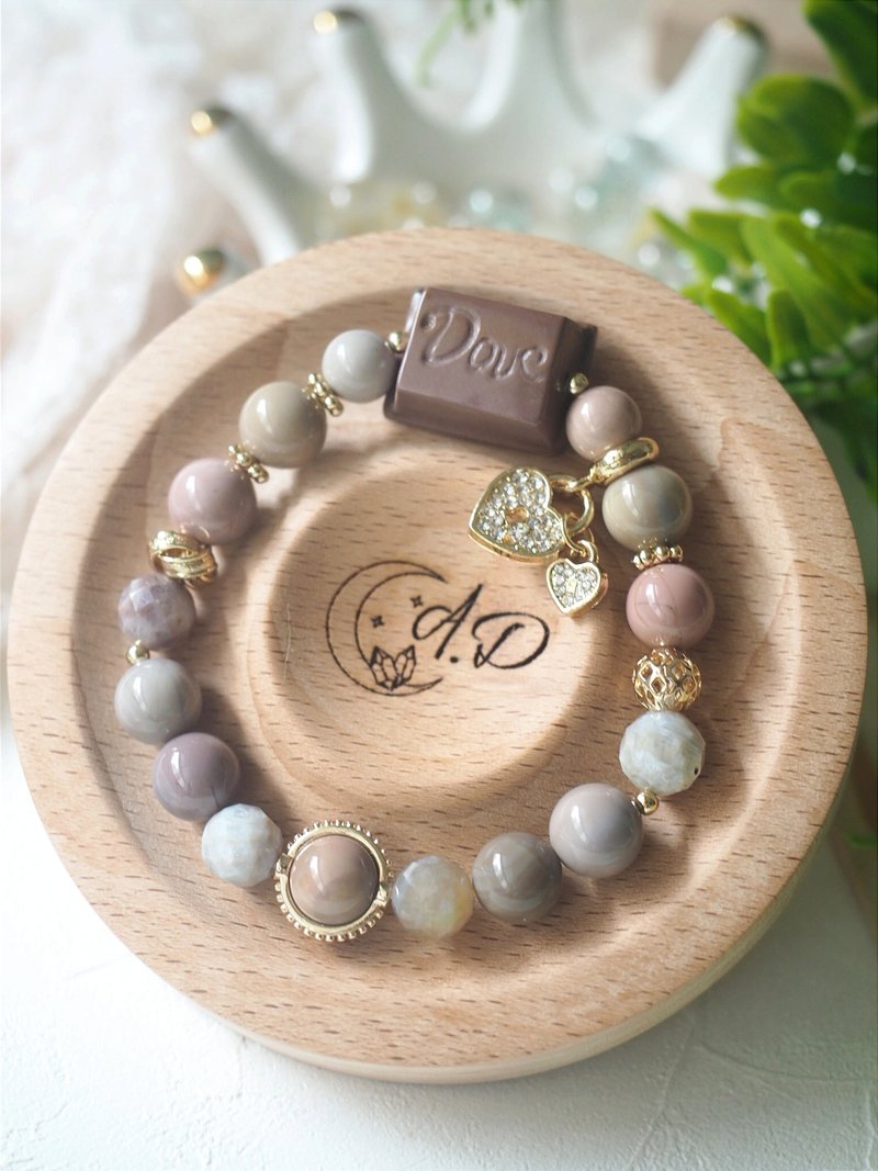 Morandi color dove chocolate Alxa diamond cut coral jade Alxa design bracelet - สร้อยข้อมือ - หยก 