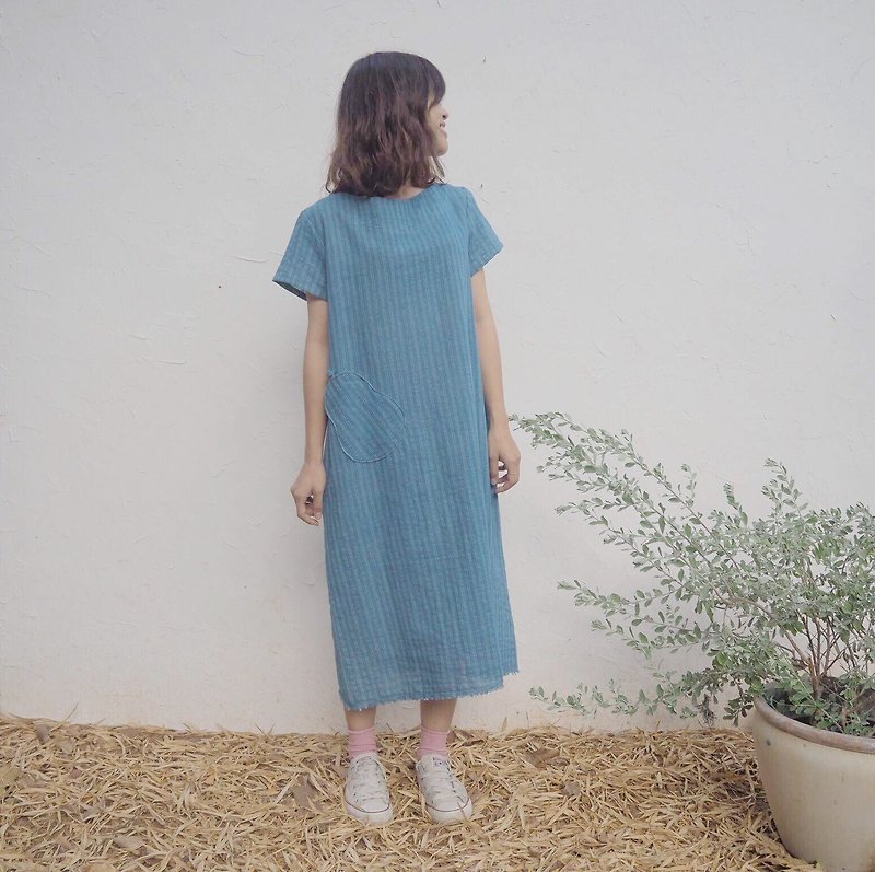 Another Hyotan dress | Natural cotton Medium blue dye indigo - ชุดเดรส - ผ้าฝ้าย/ผ้าลินิน สีน้ำเงิน