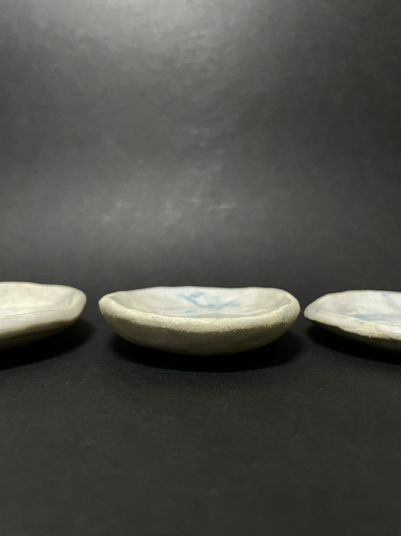 [Wuxi Studio] Only the middle one is left in the blue hand-kneaded small disc with twisted tires - Pottery & Ceramics - Pottery Blue