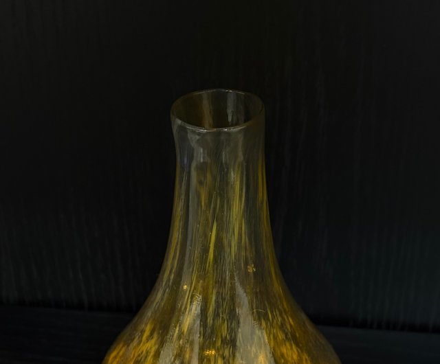 琥珀色の壺型ガラス花瓶 - ショップ C.C.C. Glass Works 置物