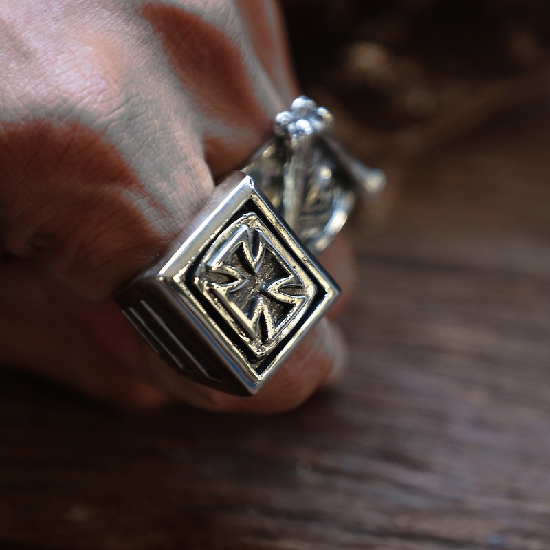 十字架戒指男士銀骷髏方形 - 戒指 - 其他金屬 銀色