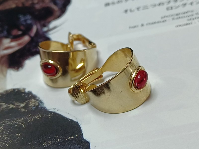 vintage jewelry  古董夾式耳環 紅心皇后 - 耳環/耳夾/耳骨夾 - 其他金屬 