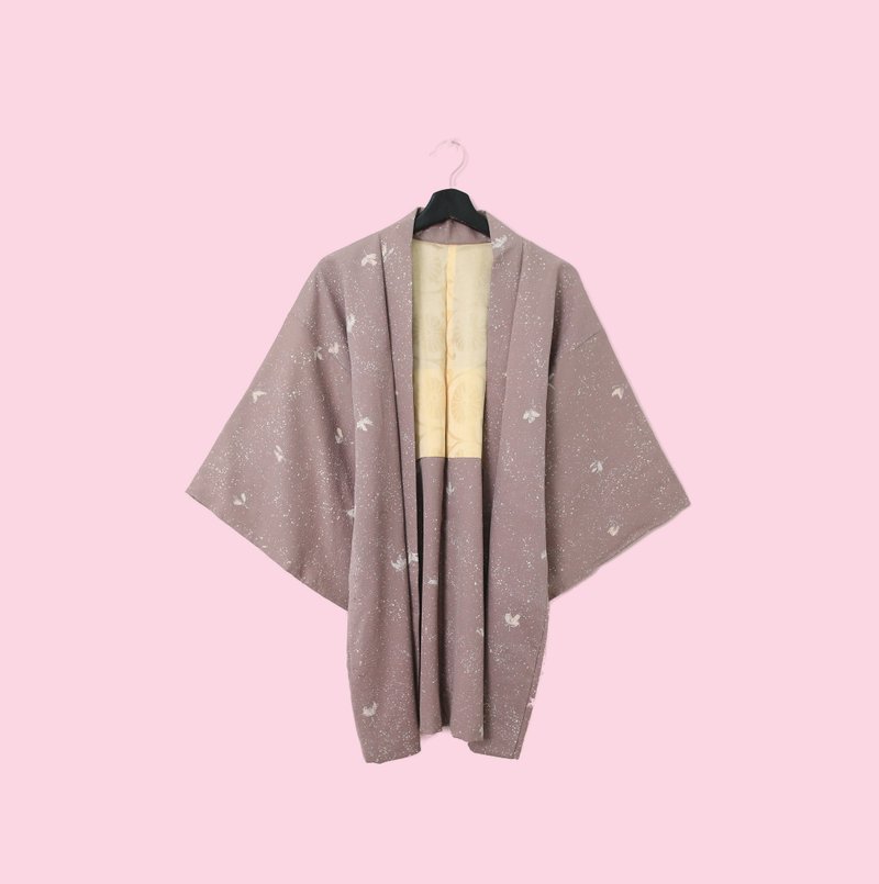 Back to Green-Japan brings back haori bean paste purple dried flowers/vintage kimono - เสื้อแจ็คเก็ต - ผ้าไหม 