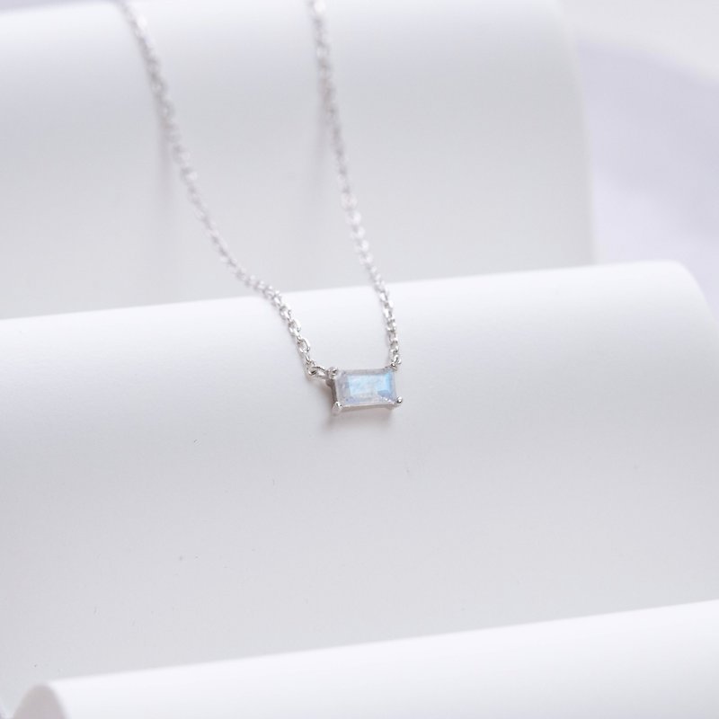 Moonstone 925 Sterling Silver Candy Box Clavicle Chain Necklace - สร้อยคอ - เครื่องเพชรพลอย สีน้ำเงิน
