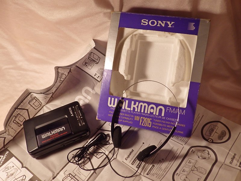 BOXED Sony Walkman WM-F2015 Personal Cassette Player AM/FM Radio New BELT TESTED - อื่นๆ - วัสดุอื่นๆ สีดำ
