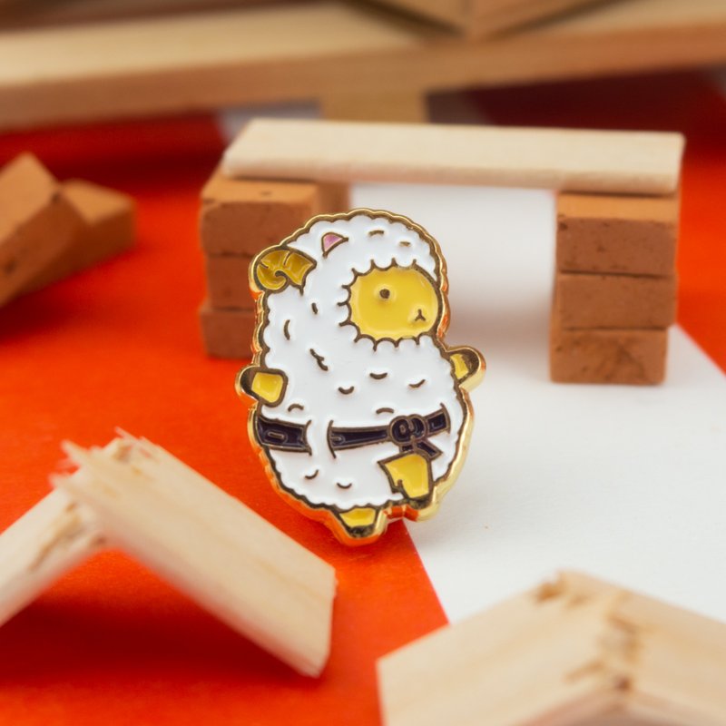 Karate Kid Enamel Pin - 胸針 - 其他金屬 白色