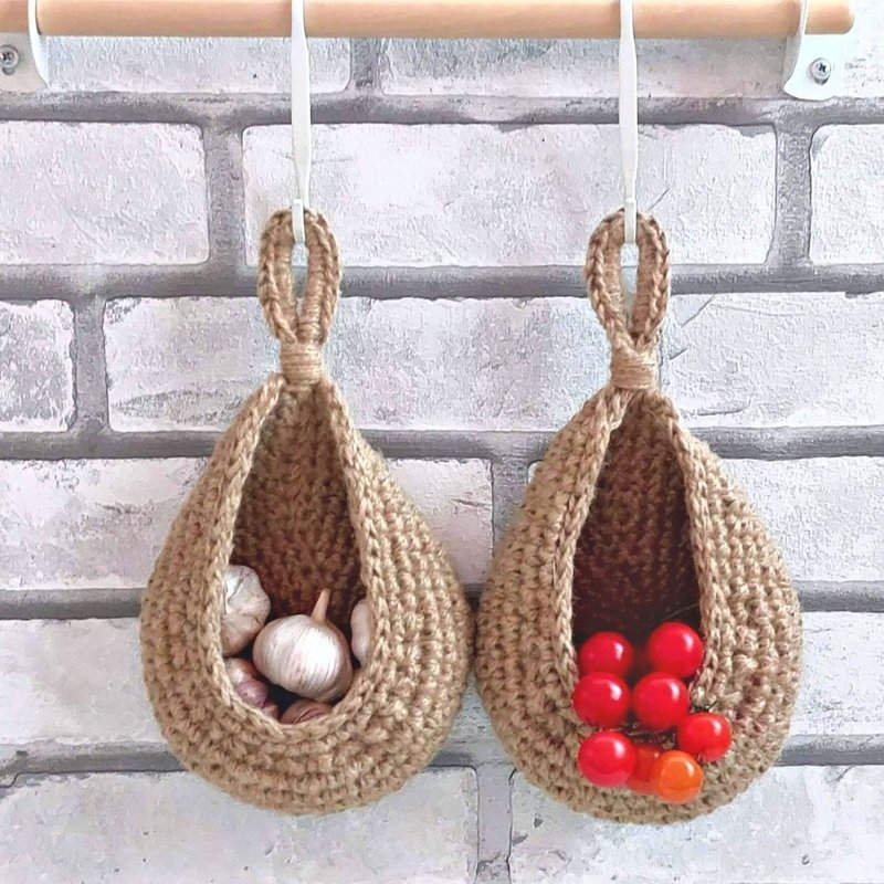 Kitchen minimalist decor ideas Hanging jute baskets set Moth - 層架/置物架/置物籃 - 棉．麻 金色