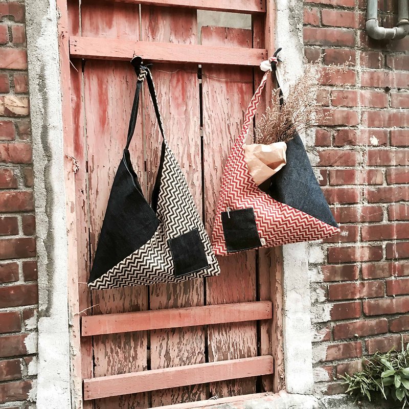 Designed by hand-triangle denim rattan woven two-color triangle bag - Messenger Bags & Sling Bags - Other Materials Red