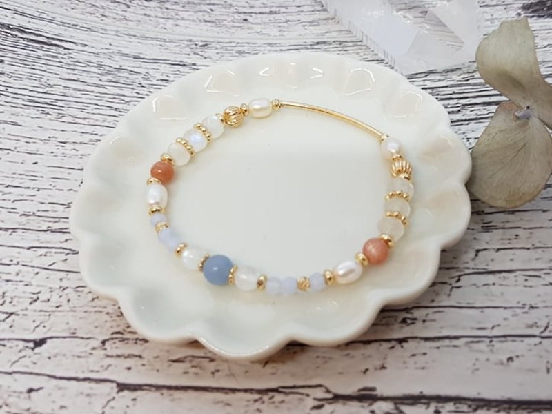 Gentle brave bracelet (angel Stone/blue agate/moon stone/sun Stone/natural pearl/14k) - สร้อยข้อมือ - คริสตัล 