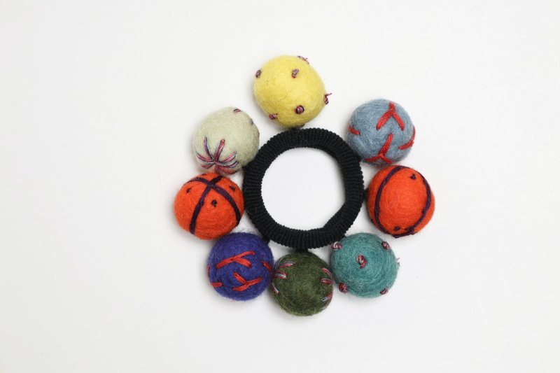 純手工羊毛氈彩色球球髮圈/髮飾/成人大童綁頭髮綁馬尾可愛橡皮圈 - 髮夾/髮圈 - 羊毛 多色