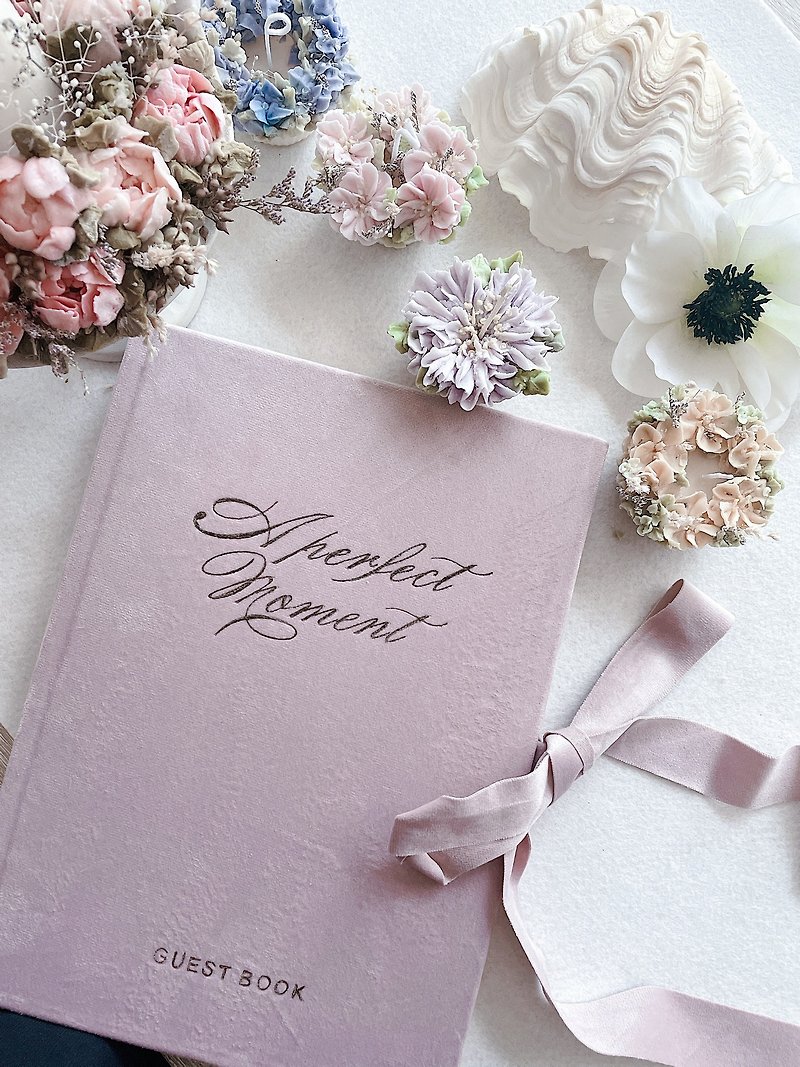 be one letter - Handmade Velvet Wedding Guest Book - อัลบั้มรูป - กระดาษ สึชมพู