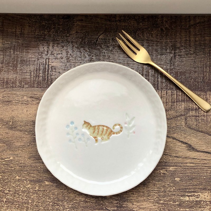 Flowers and Cats/Handmade Ceramic Dessert Plate 15cm (Orange Cat) - Plates & Trays - Porcelain Multicolor