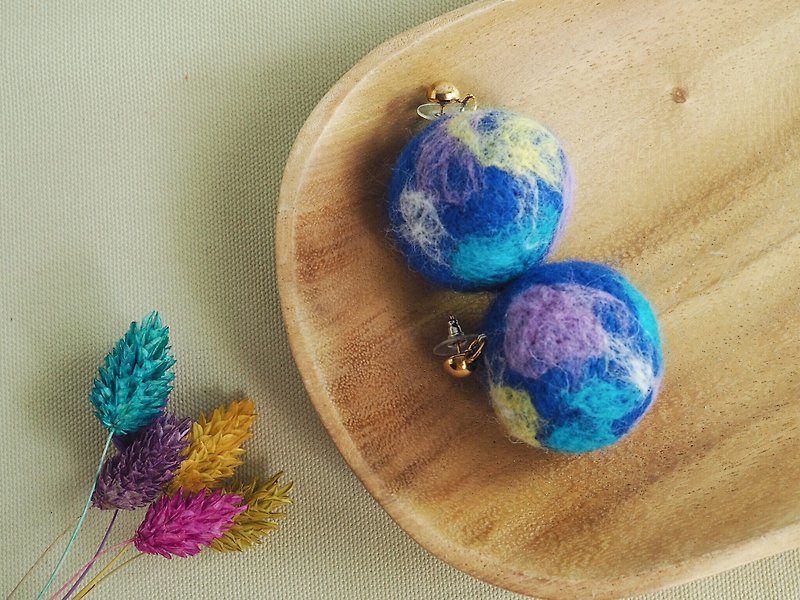 Starry sky wool felt earrings - Earrings & Clip-ons - Wool Blue