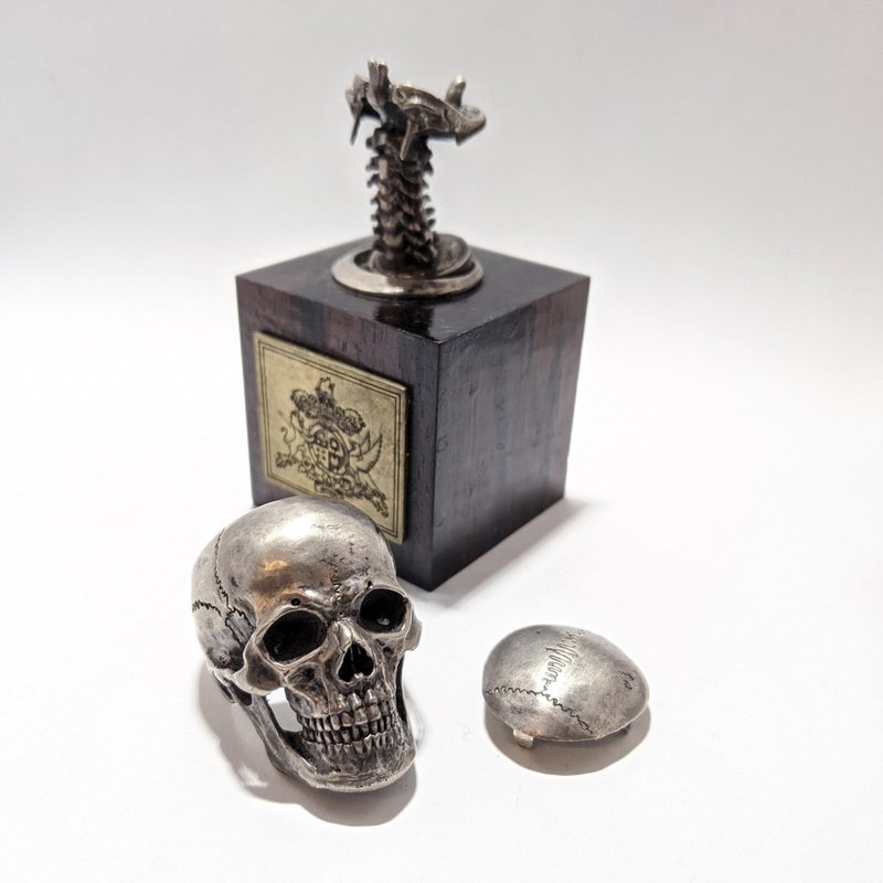 指輪　スカルリング　GRYPHON Anatomical Skull Ring 　A　　by GRYPHON グリフォン アナトミカル スカル リング　頭部フタ - 對戒 - 純銀 銀色