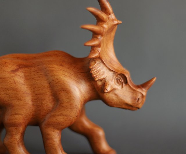 木製恐竜彫刻 ステゴサウルス　置物　インテリア ステゴサウルス #2 - Etsy 日本
