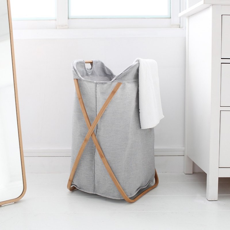 BUTTERFLY Laundry hamper - Shelves & Baskets - Bamboo Brown