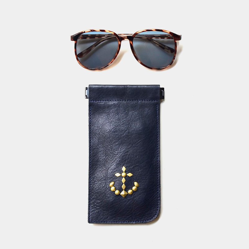 [Captain's eye mask] vegetable tanned leather glasses case navy blue leather sunglasses bag anchor rivets - Glasses & Frames - Genuine Leather Blue