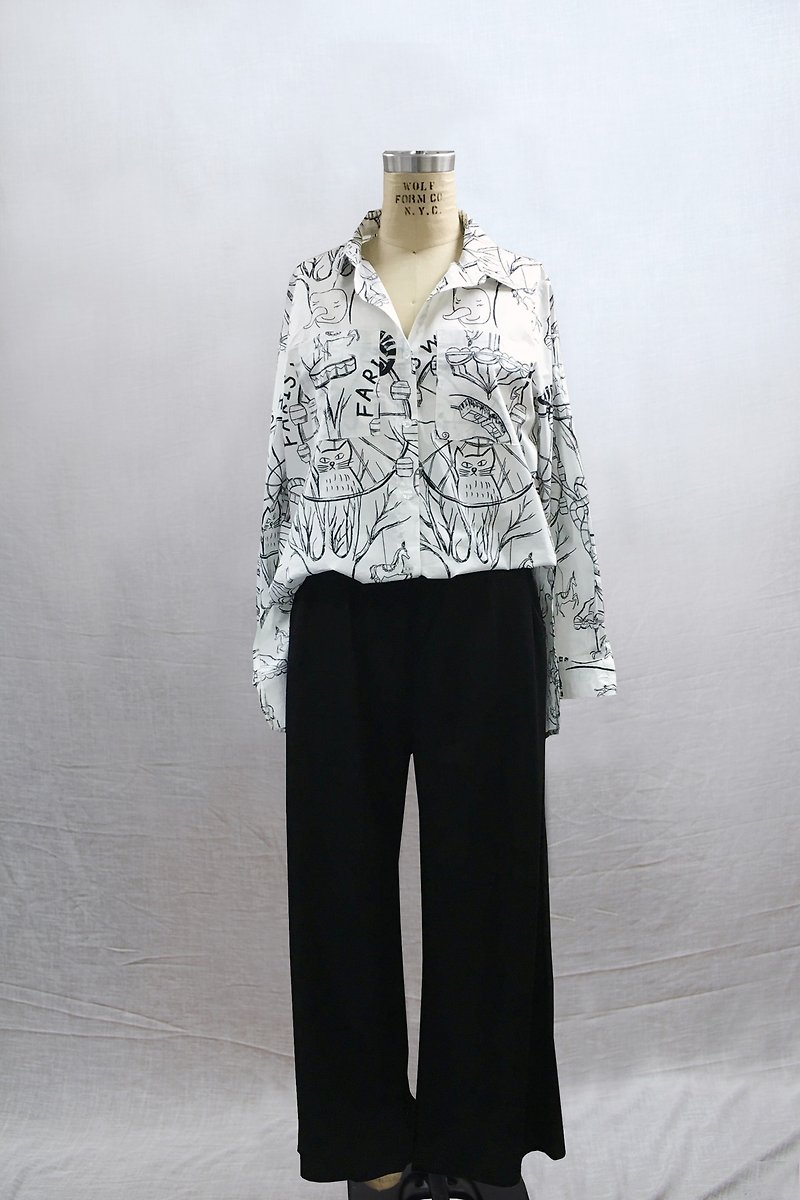 Front Short Back Long Black Print Shirt - เสื้อเชิ้ตผู้หญิง - ผ้าฝ้าย/ผ้าลินิน ขาว
