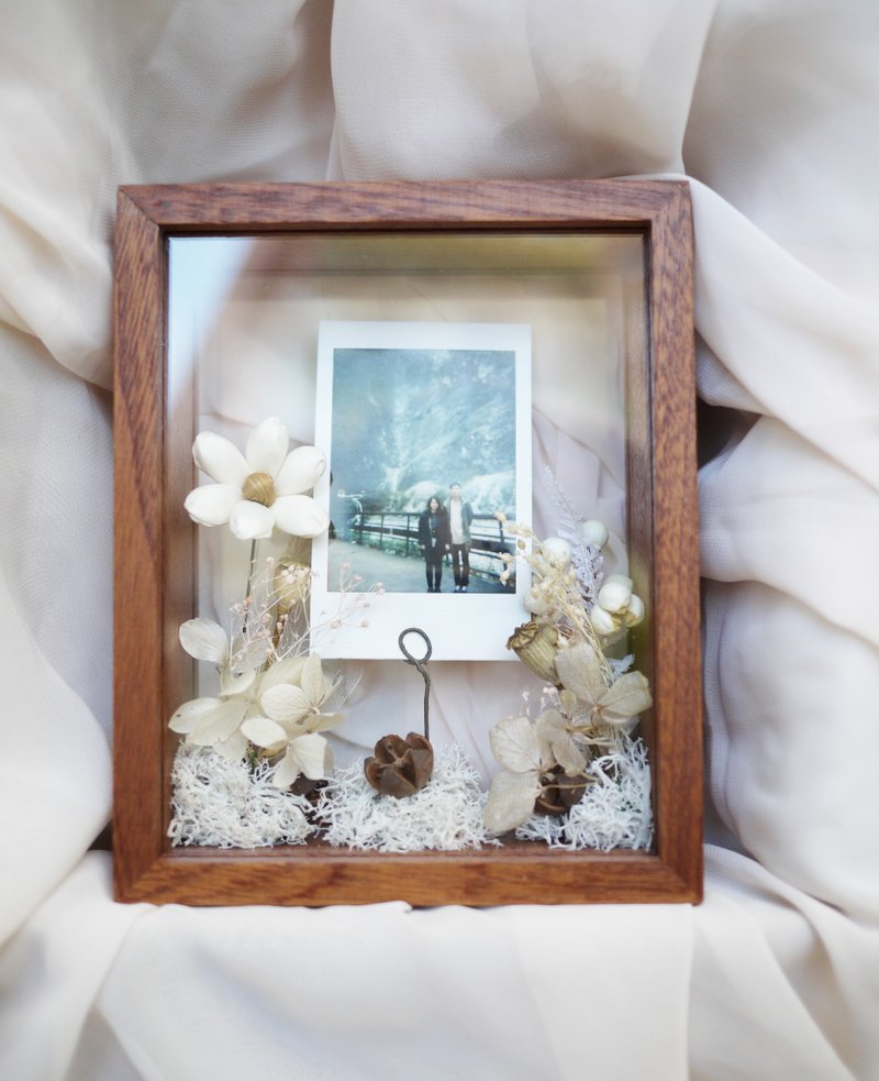 [Graduation Gift] Dry Photo Frame Flower Gift Box | Frosty Snow - Picture Frames - Plants & Flowers Brown