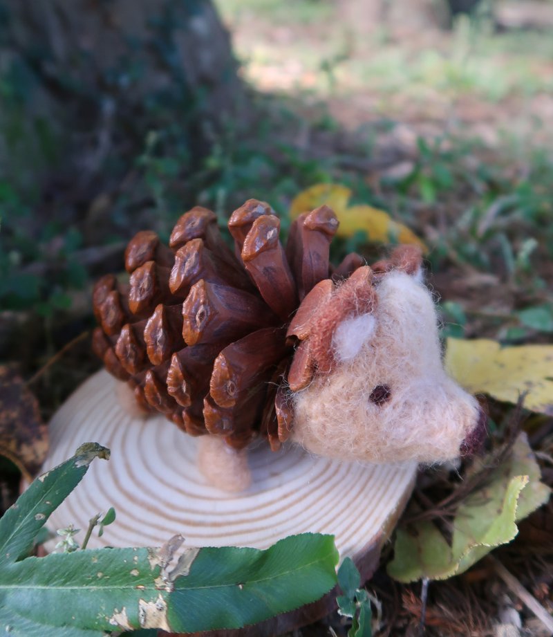 Pine cone hedgehog needle felt doll - ของเล่นเด็ก - ขนแกะ 