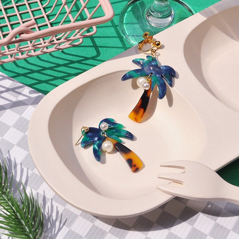 Summer Coconut Tree Render Earrings/ Acrylic Earrings - Earrings & Clip-ons - Acrylic 