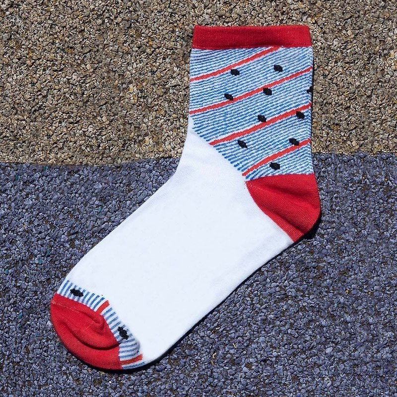 Falling Dots_White and red crew socks/ casual socks - ถุงเท้า - ผ้าฝ้าย/ผ้าลินิน ขาว