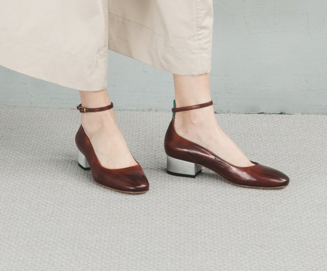 Hthree ラウンドストラップヒール 海老茶色 ショップ Hthree 革靴 Pinkoi