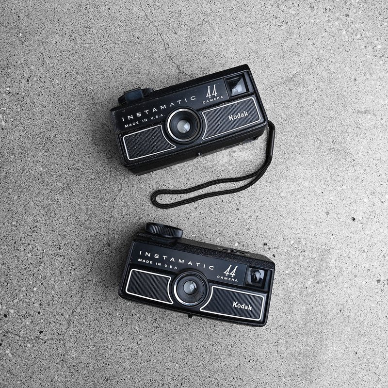 Vintage 1969 Kodak Instamatic 44 柯達古董相機 / Vintage 古著 - 相機/拍立得/底片相機 - 棉．麻 黑色