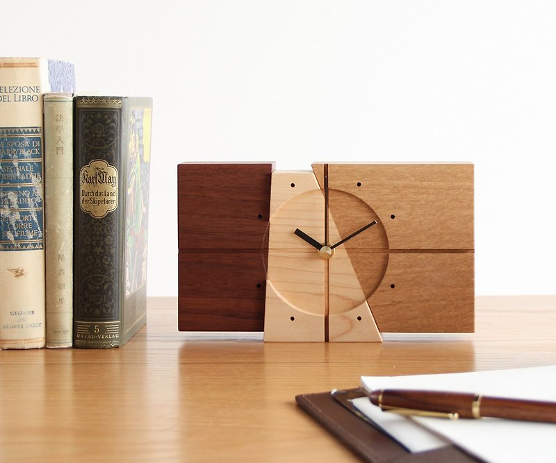Asahikawa Craft Studio Arms MOKURI table clock - Clocks - Wood 