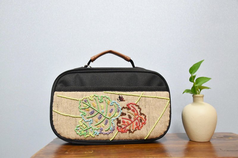 Japanese handmade bead embroidery tool bag - กระเป๋าคลัทช์ - วัสดุอื่นๆ 