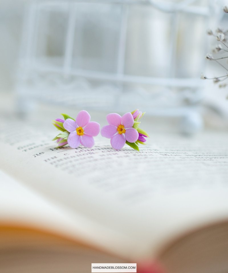Pink forget me not stud earrings, Forget Me Not studs, Pink flower myosotis - 耳環/耳夾/耳骨夾 - 黏土 粉紅色